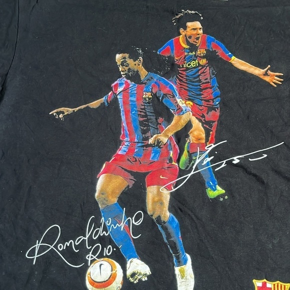 Glo Collection Messi and Ronaldinho Duo Tee Size L NWT - Picture 2 of 12